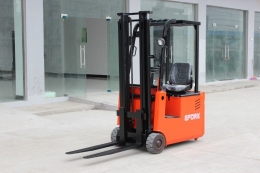 九游(体育门户)官方网站机械提醒您电动叉车运用事项