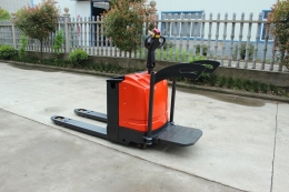 九游(体育门户)官方网站全电动托盘搬运设备的特点